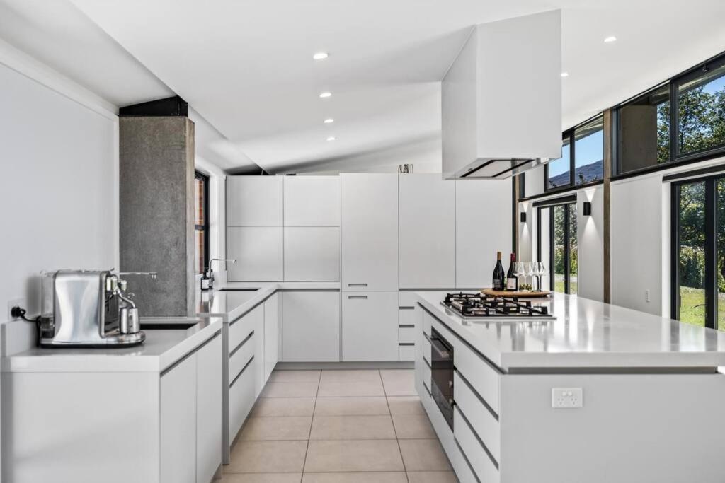 Gibbston Valley Residence by Sotheby's Luxury Rental Homes view 3