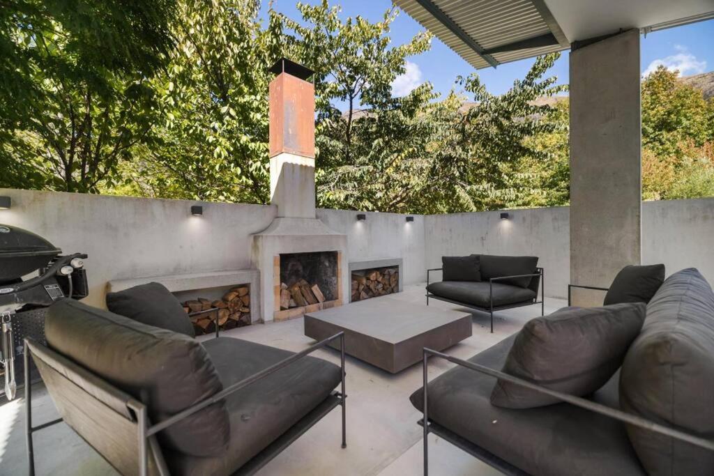 Gibbston Valley Residence by Sotheby's Luxury Rental Homes view 4