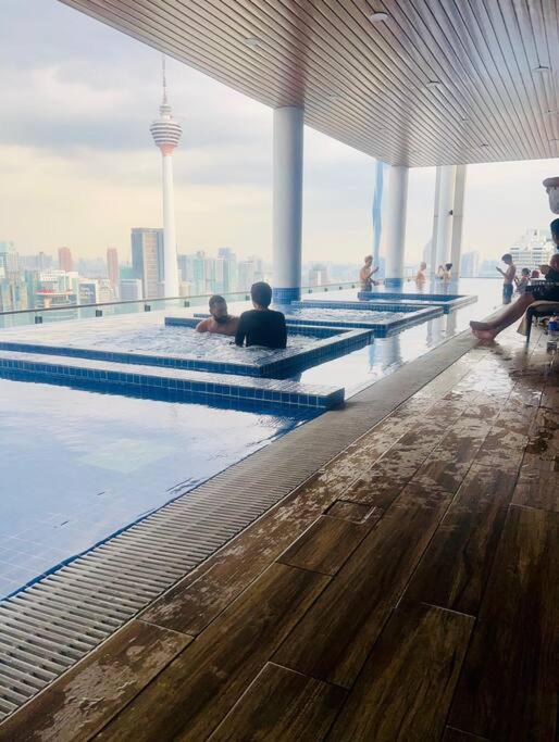 Kuala Lumpur skypool 2bed with balcony