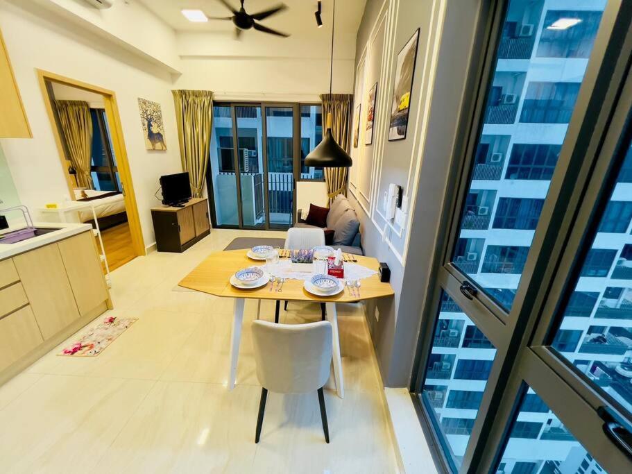 Kuala Lumpur skypool 2bed with balcony