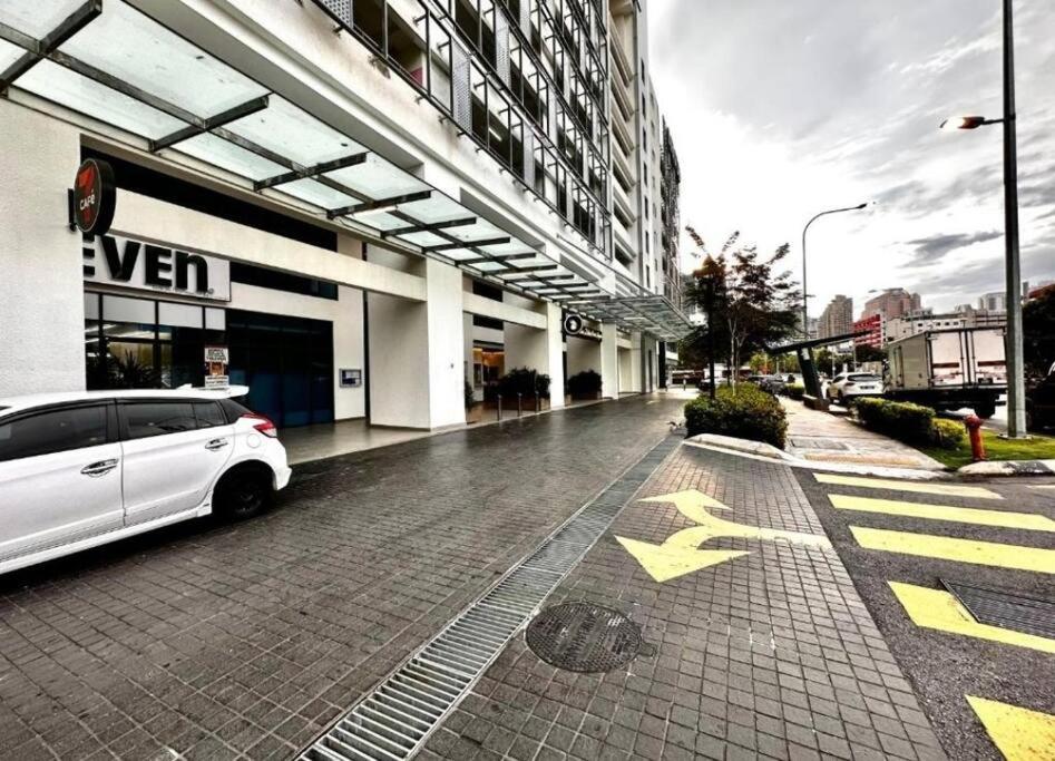 Kuala Lumpur skypool 2bed with balcony