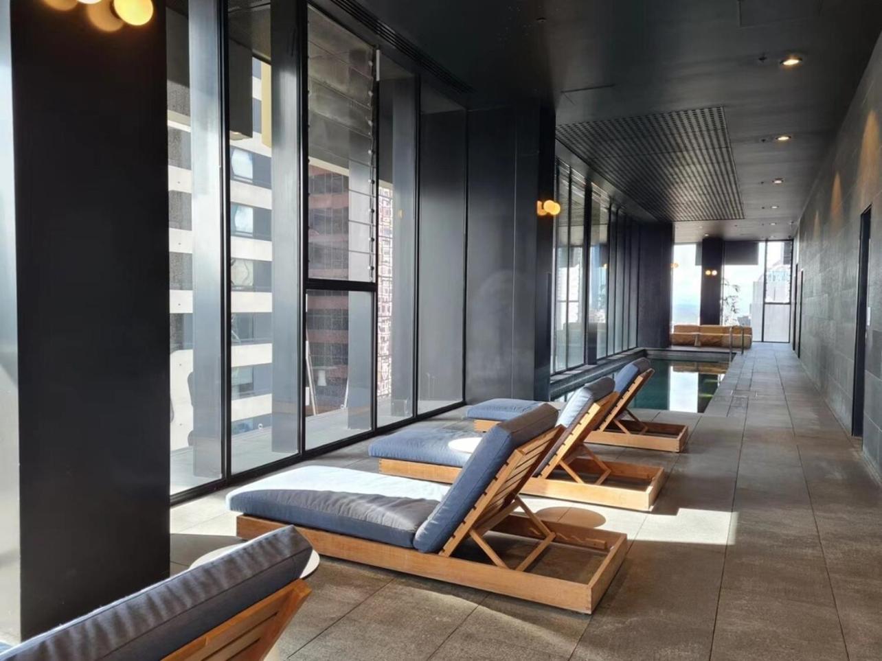 Modern CBD 2br2ba Apartment in Melbourne with pool