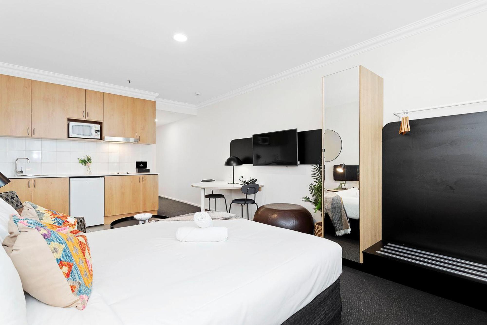 Murray St Urban Retreat