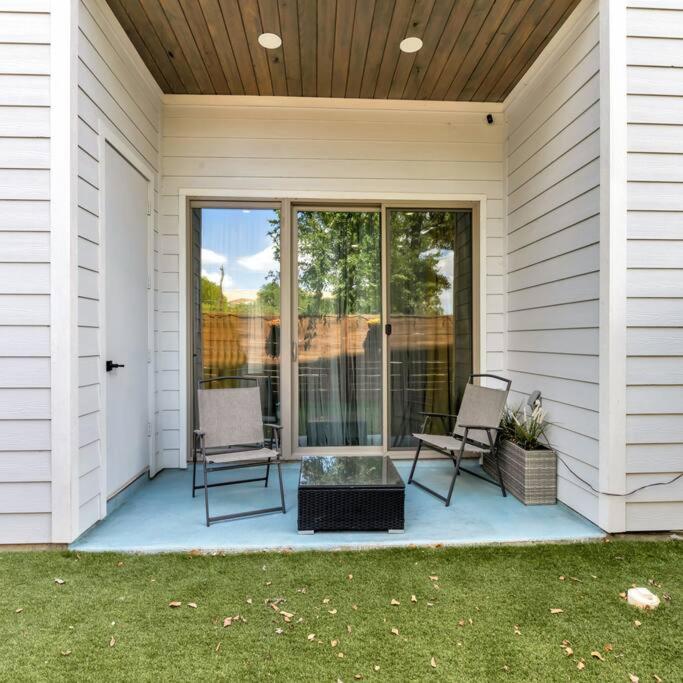 Charming 3-Bedroom Home l 5 mins to AA Arena view 4