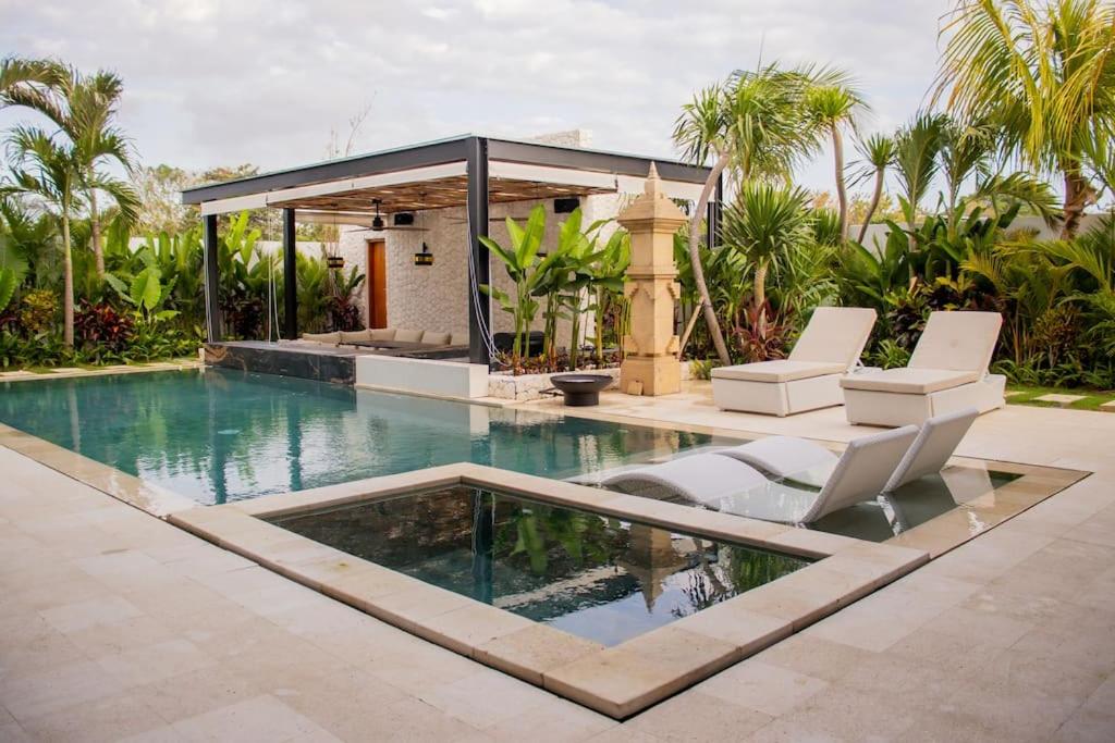 Luxury Villa Gym Pool and Gazebo