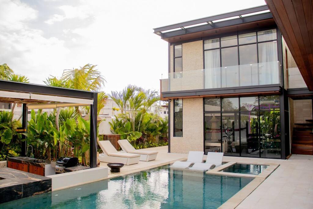 Luxury Villa Gym Pool and Gazebo