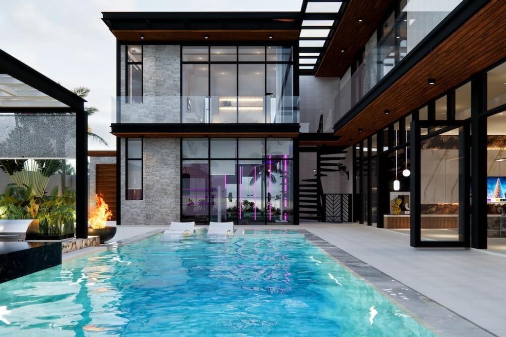 Luxury Villa Gym Pool and Gazebo