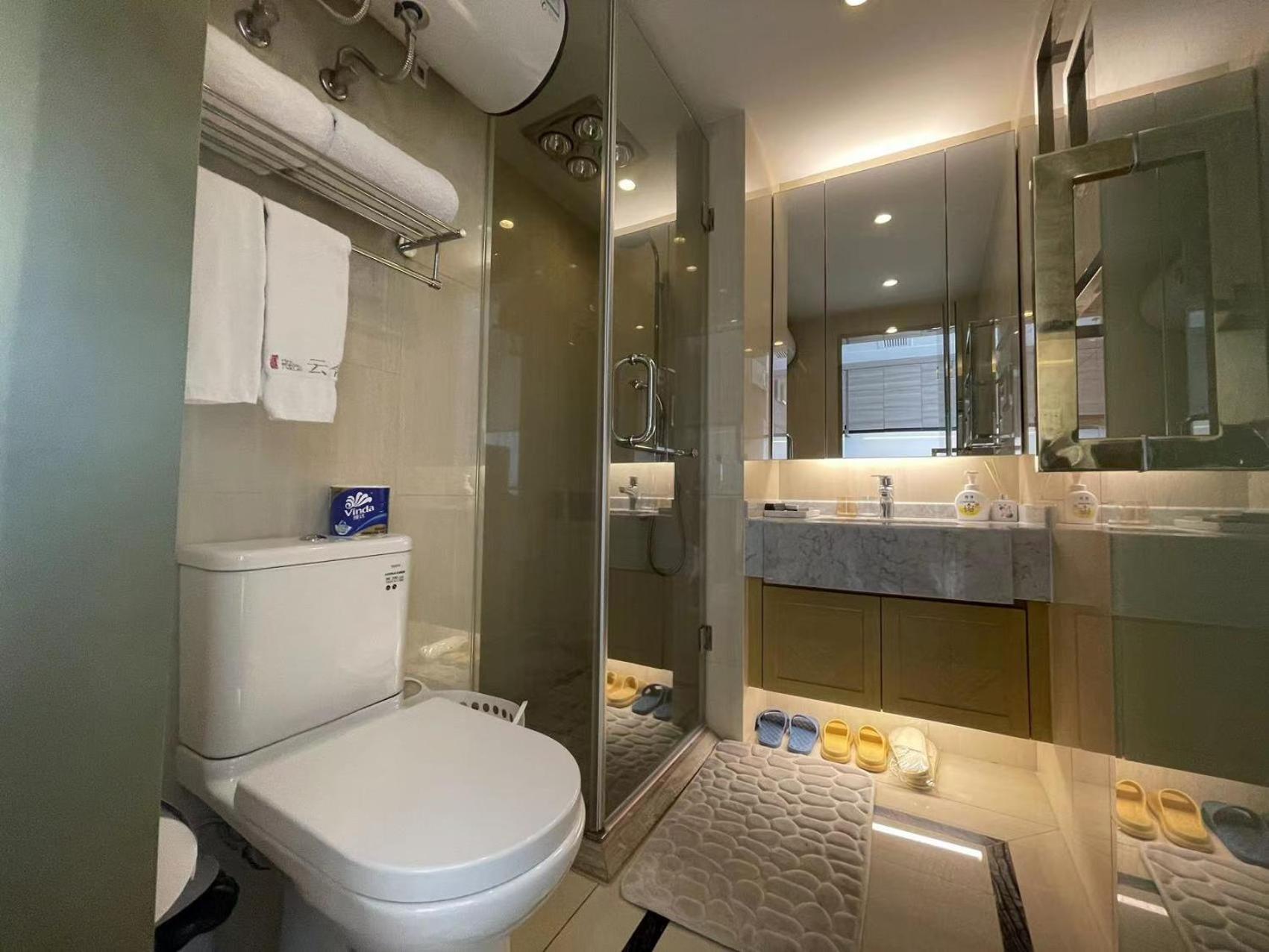 Shanghai Lerongju Boutique Apartment Metro Line 8 20meter