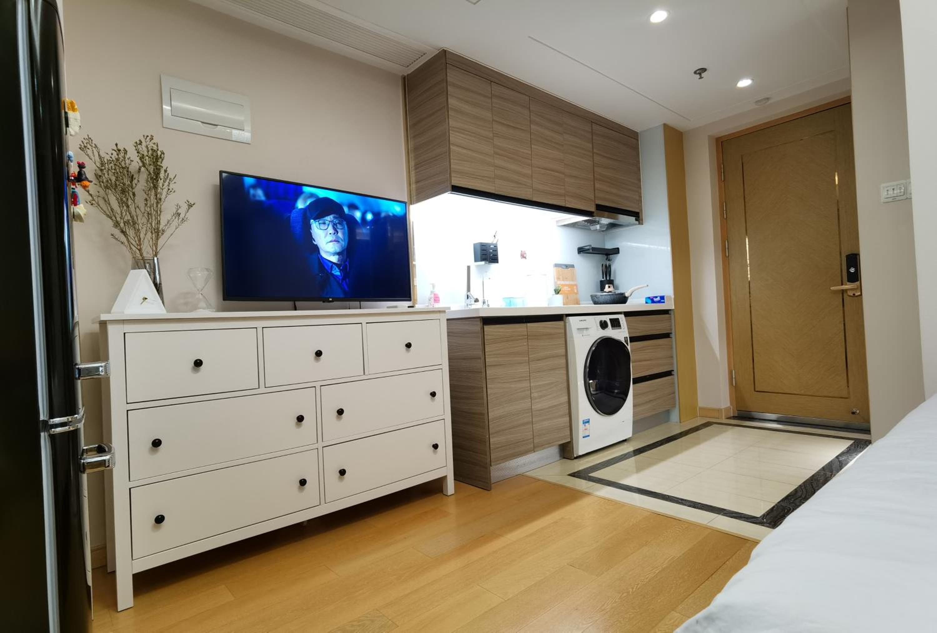 Shanghai Lerongju Boutique Apartment Metro Line 8 20meter