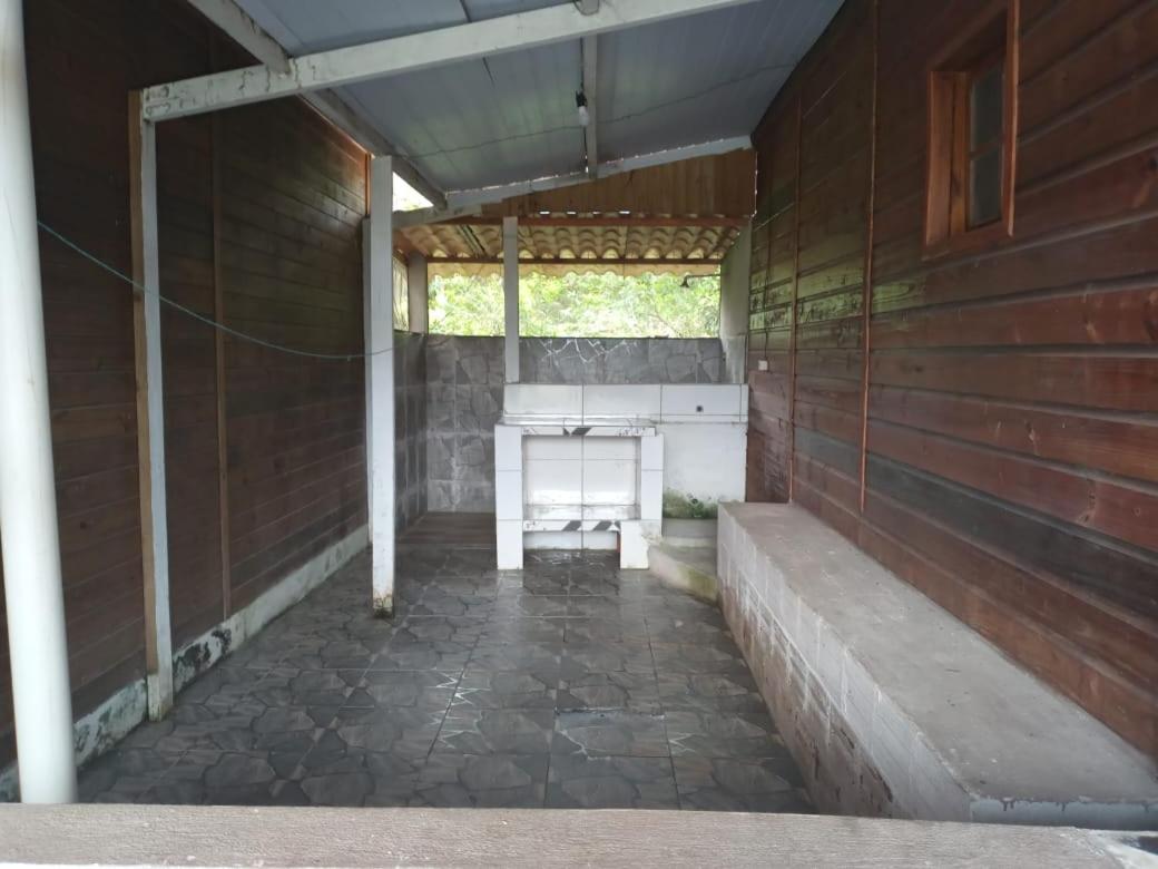 Casa pé na areia Ubatuba