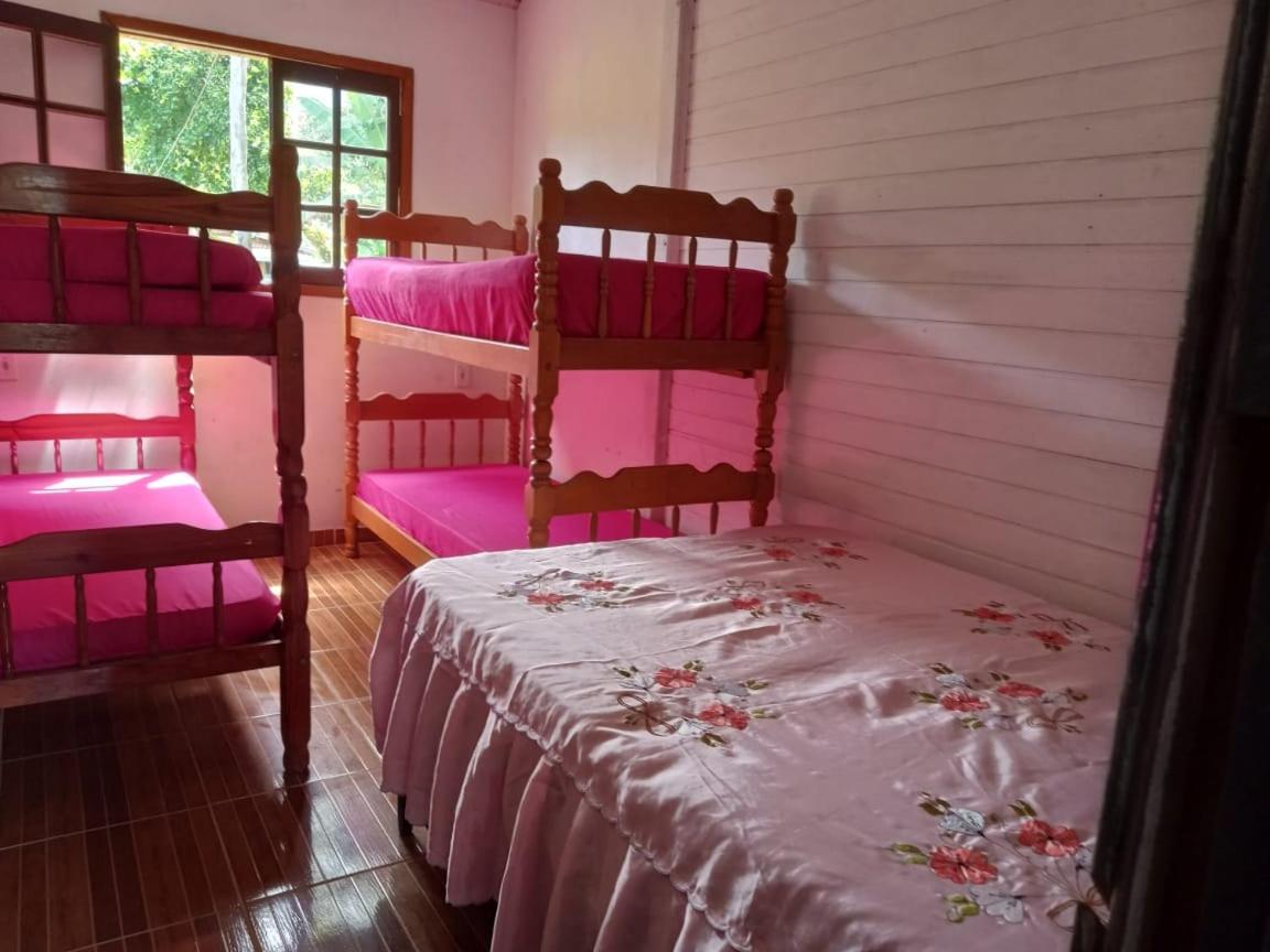 Casa pé na areia Ubatuba