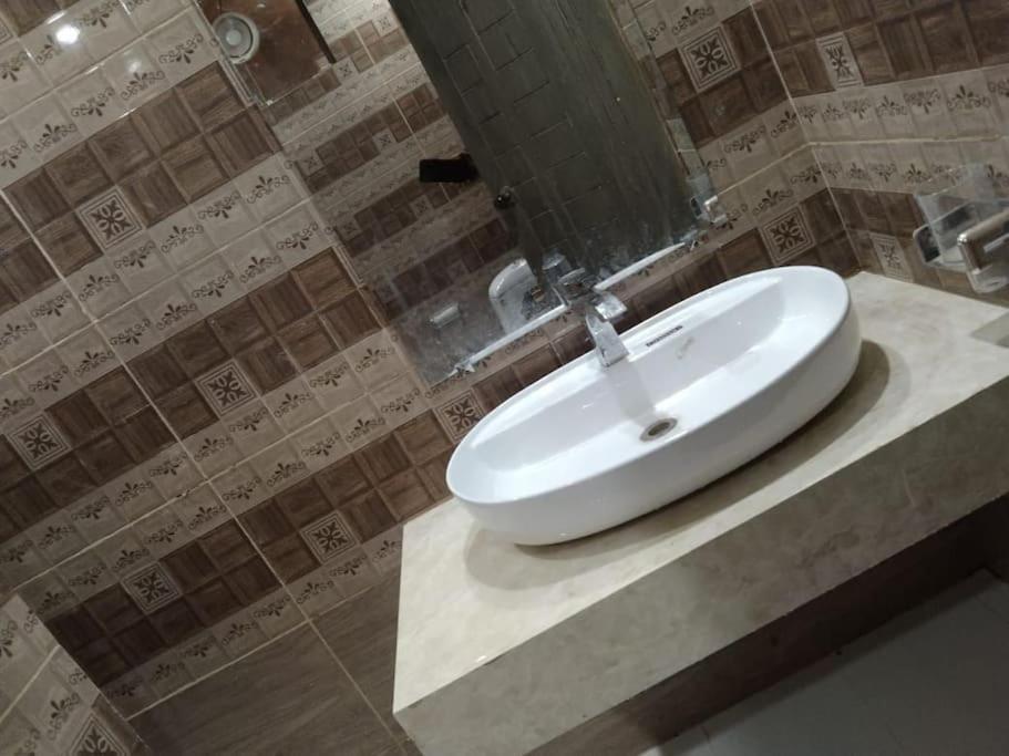 Luxurious Family Entire Apartment in Madina Tower view 3