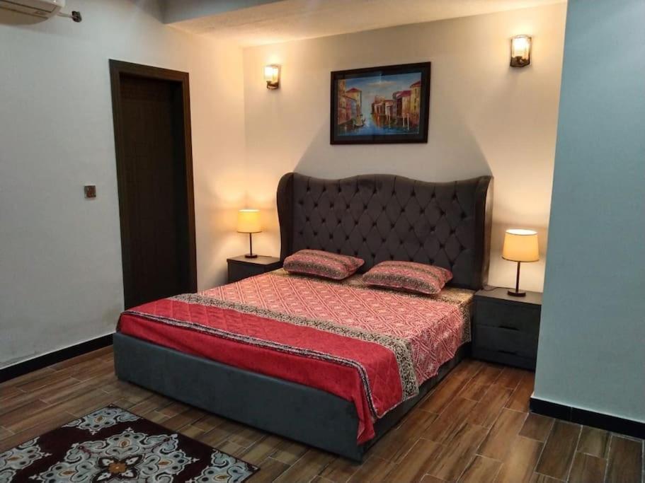 Luxurious Family Entire Apartment in Madina Tower view 5