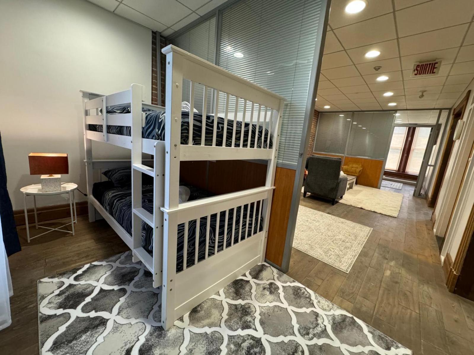 Montreal Sophistication & Style - Newly Renovated