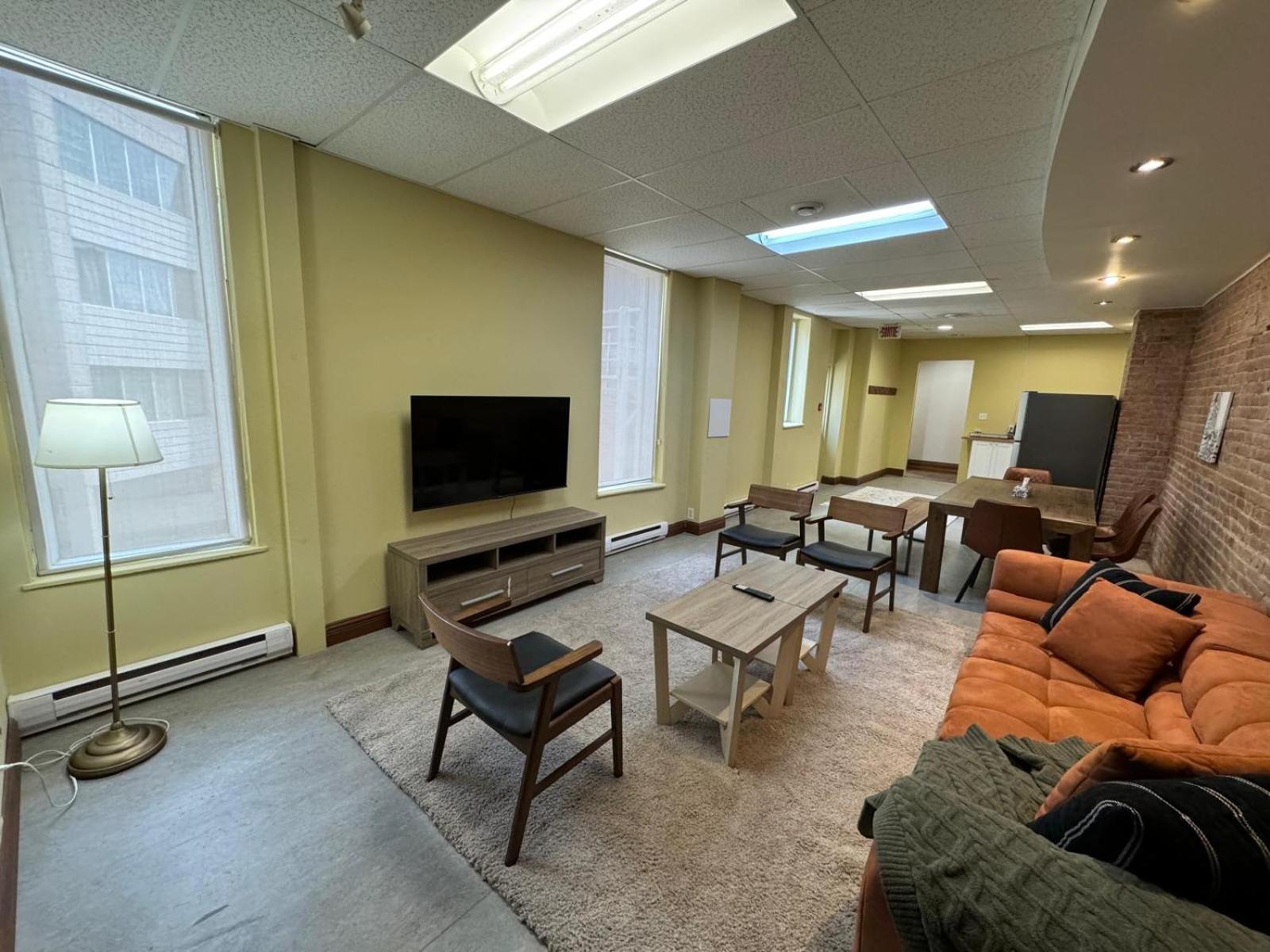 Montreal Sophistication & Style - Newly Renovated