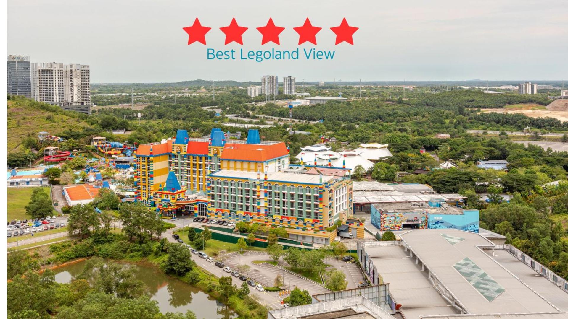 HostaHome Suites at Afiniti Residence walk to Legoland photo 6