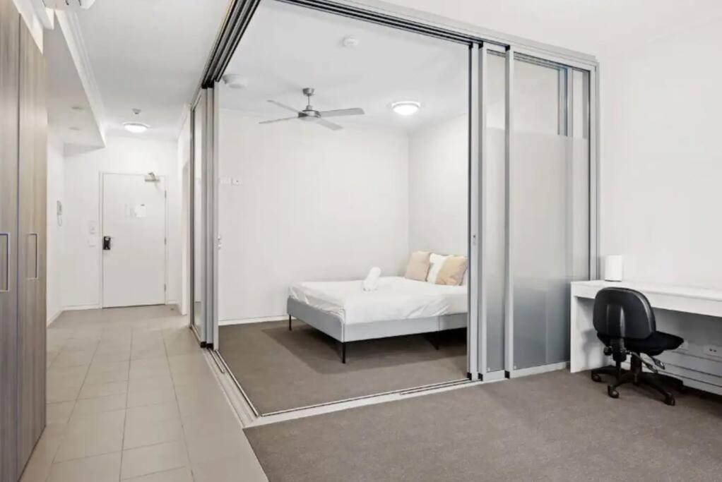 Capitol Apartment Private Studio - Great Value!