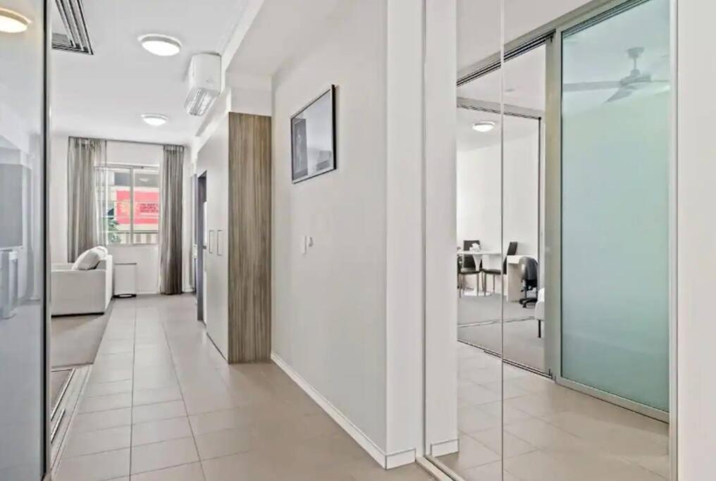 Capitol Apartment Private Studio - Great Value!