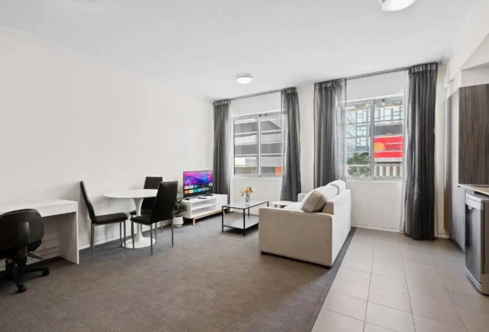 Capitol Apartment Private Studio - Great Value!
