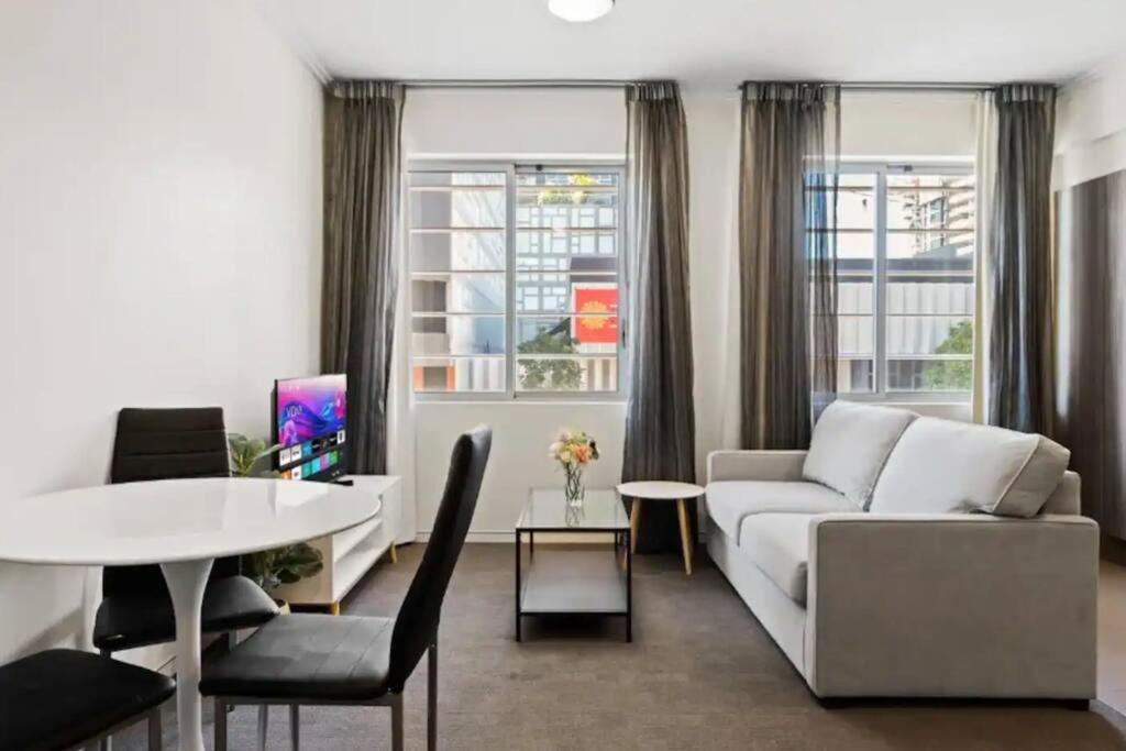 Capitol Apartment Private Studio - Great Value!