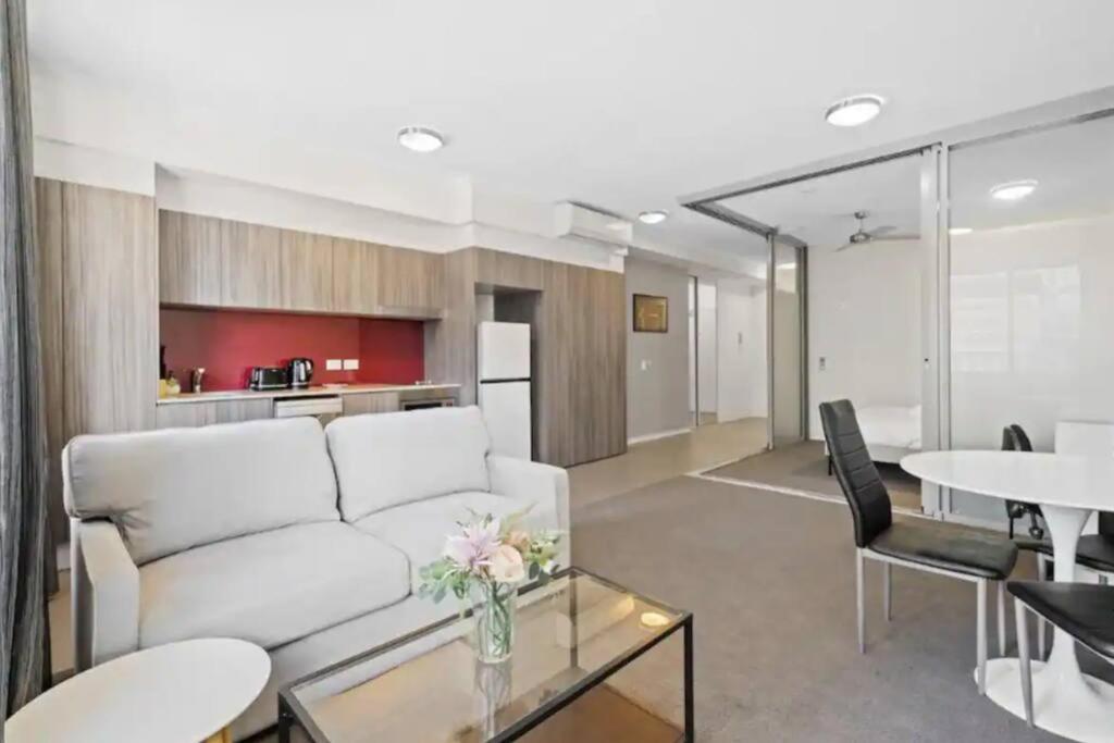 Capitol Apartment Private Studio - Great Value!