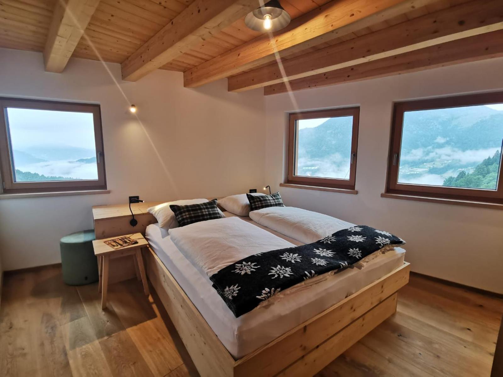 LARIS mountain house