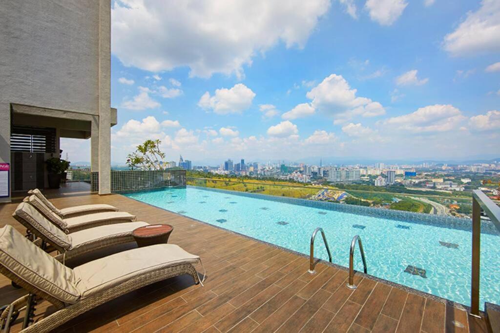 NEW UNIT! Old Klang Road Perfect for 6 - MidValley MegaMall 中文房东