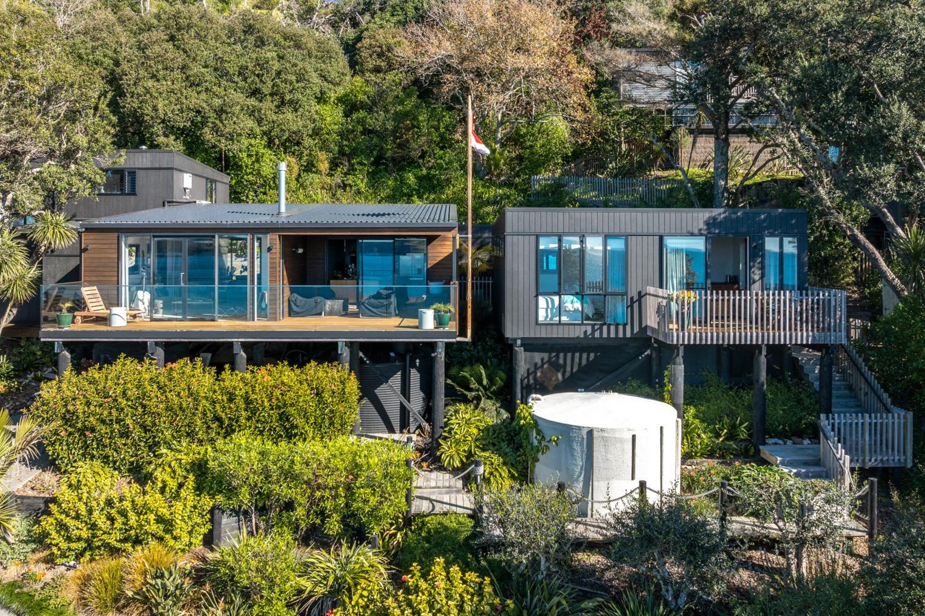 Wavesong - Stay Waiheke view 4