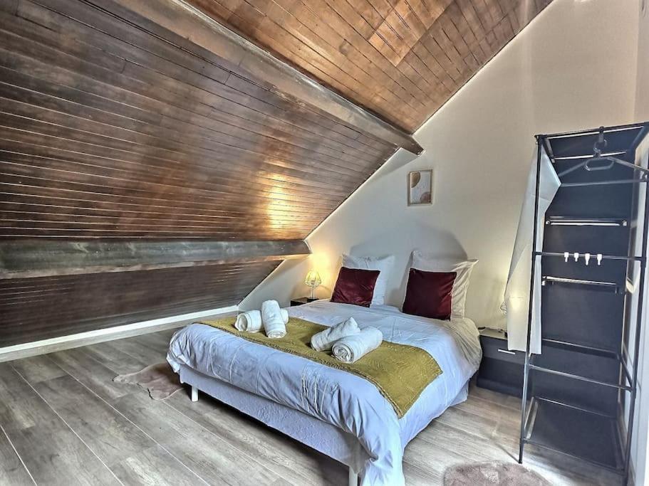 Full Modern House - Beautiful Garden - Private Parking Space - Paris & Disneyland MontFermeil