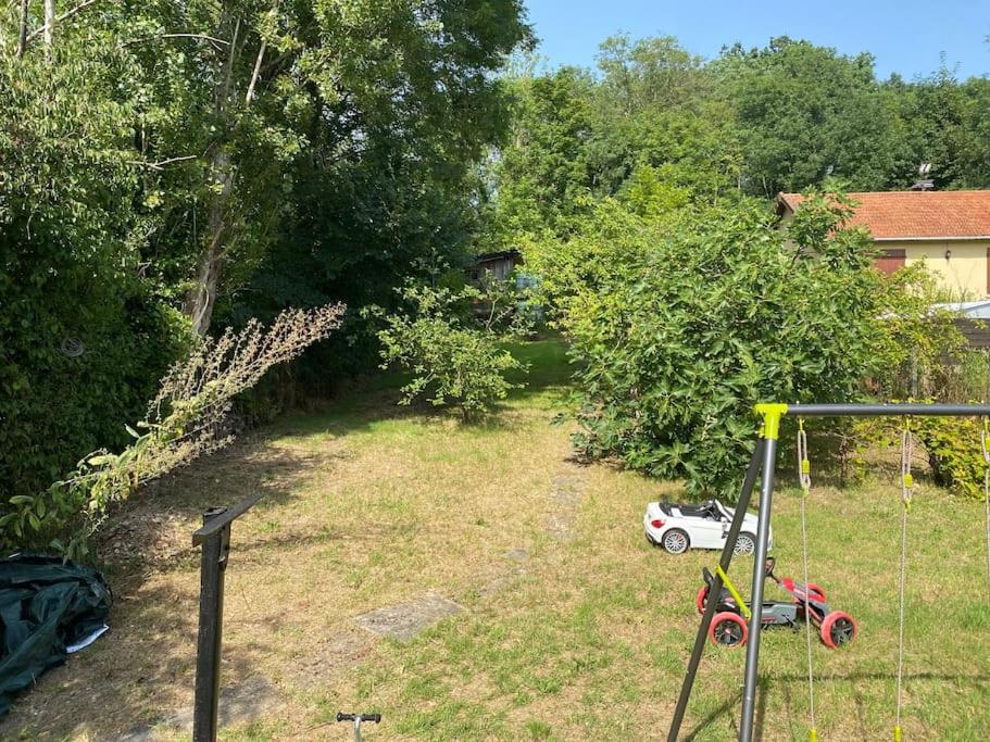 Full Modern House - Beautiful Garden - Private Parking Space - Paris & Disneyland MontFermeil