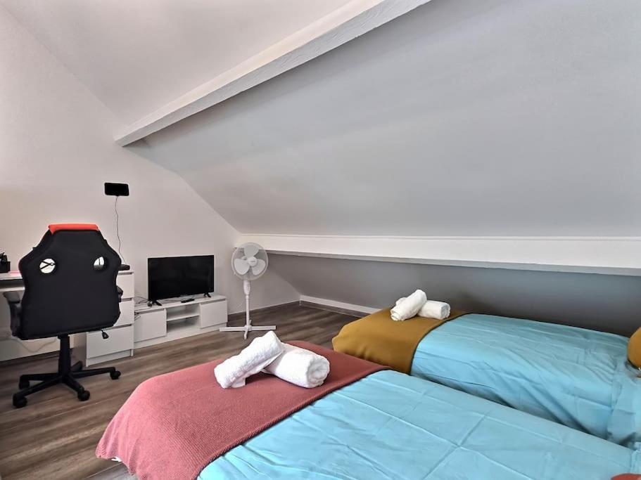 Full Modern House - Beautiful Garden - Private Parking Space - Paris & Disneyland MontFermeil