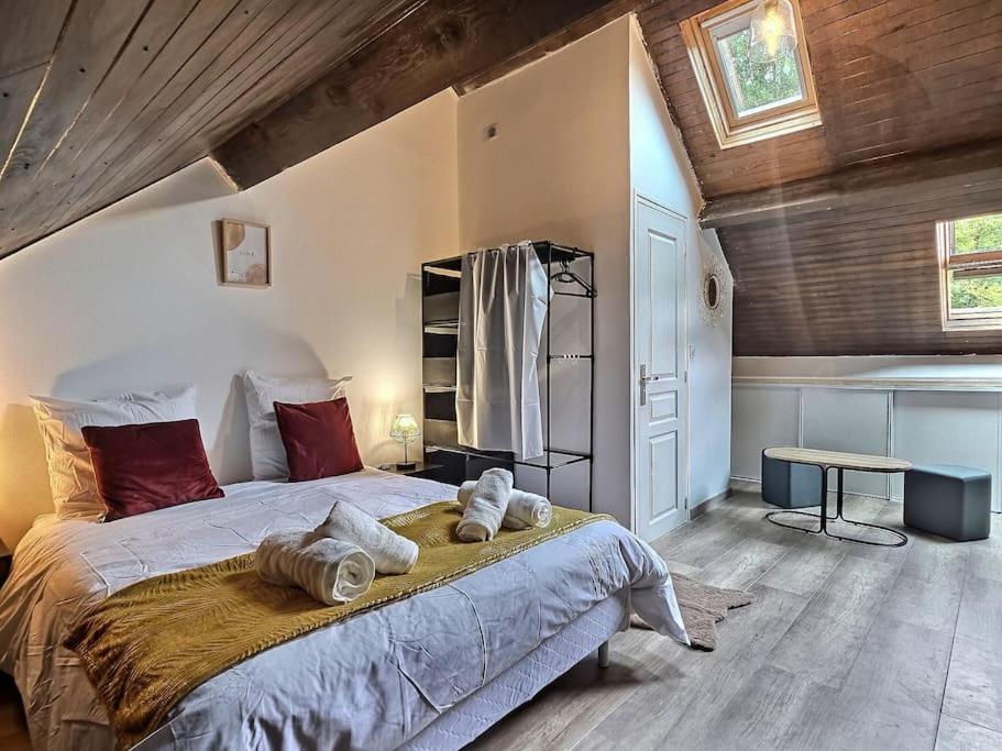 Full Modern House - Beautiful Garden - Private Parking Space - Paris & Disneyland MontFermeil
