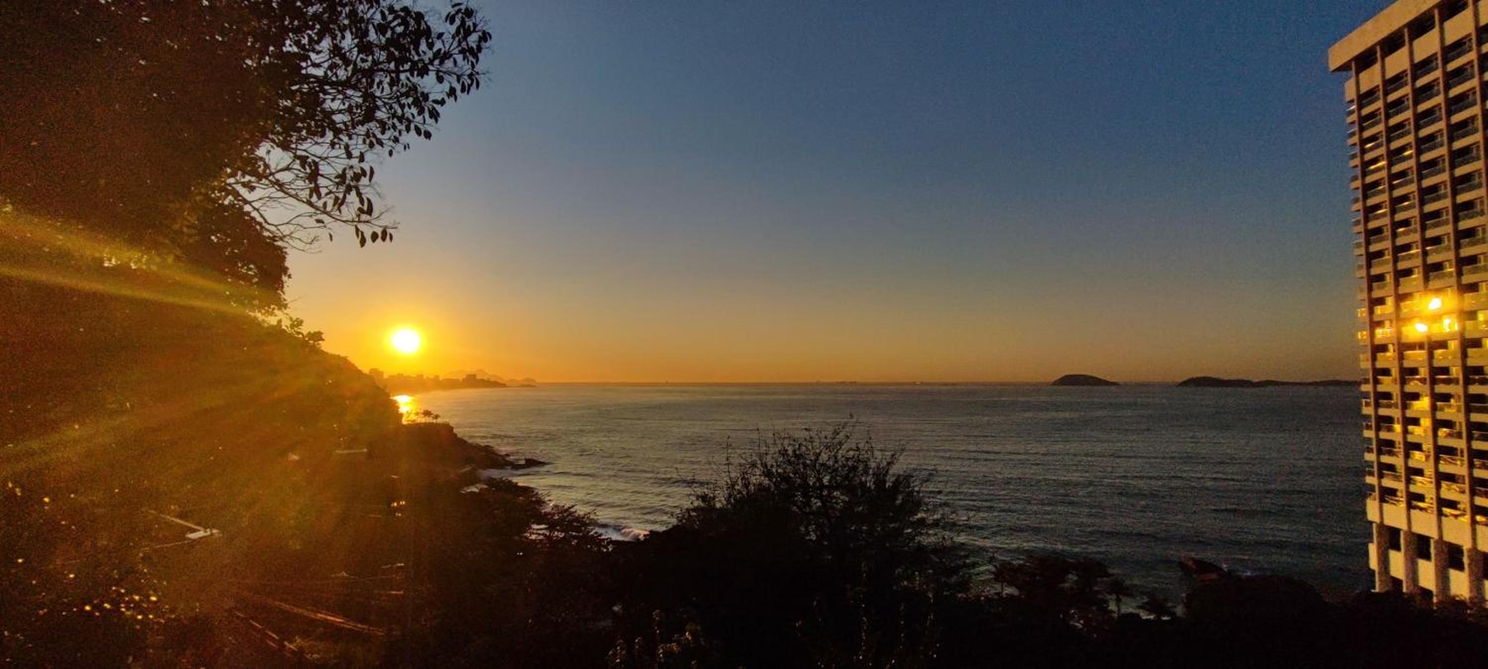 Ocean View House of Zepp - Good neighbourhood, 5 minute walk to the beach, stunning sunrise views