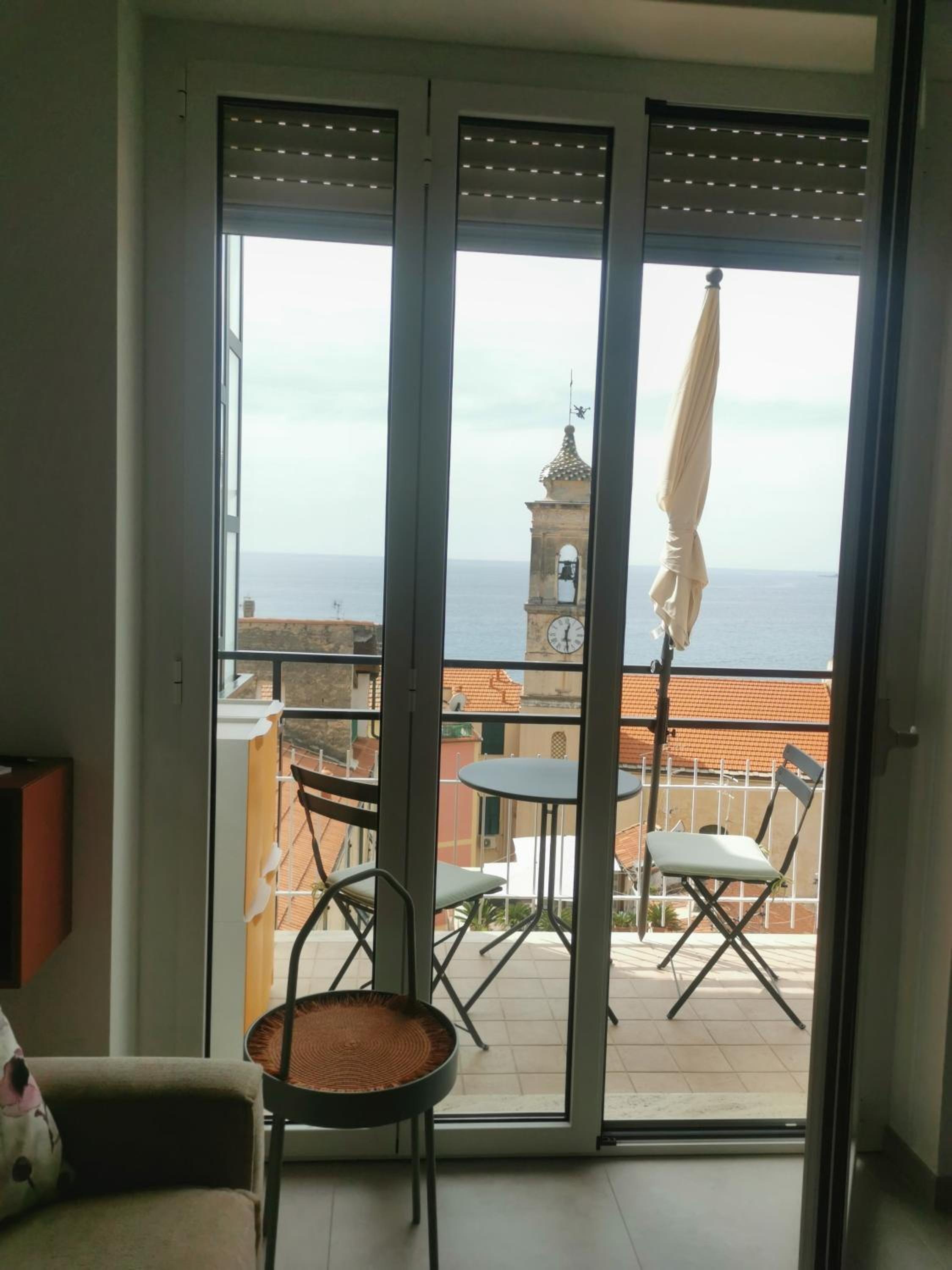 Ca' Sbarra en Ospedaletti — balance & terrace