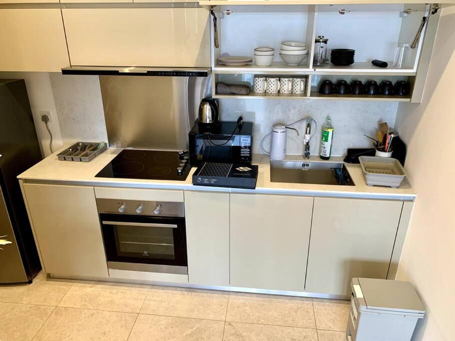1BR condo with Amazing KLCC View & Infinity Pool at Lalaport Bukit Bintang