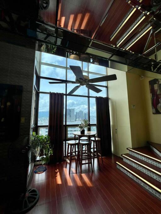 Huge & Vibrant 2 Bedroom Unit in Cebu City view 5