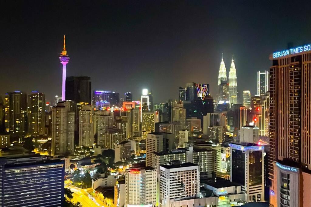 1BR condo with Amazing KLCC View & Infinity Pool at Lalaport Bukit Bintang