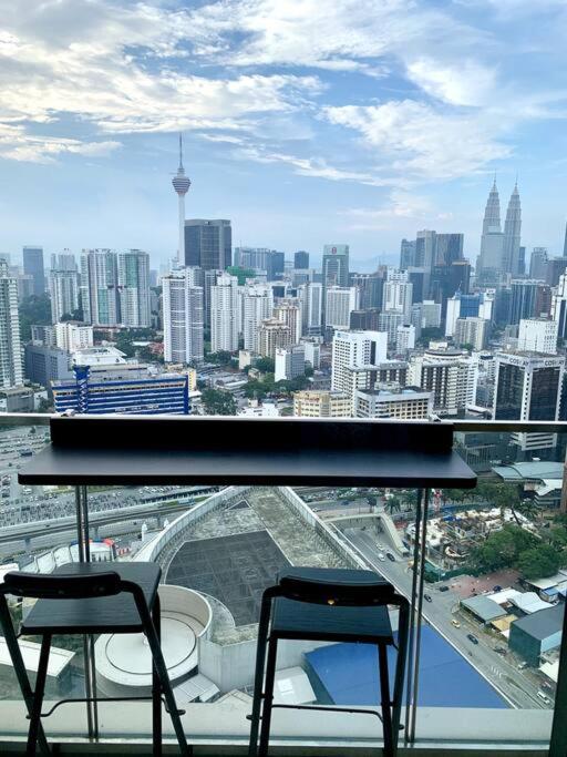 1BR condo with Amazing KLCC View & Infinity Pool at Lalaport Bukit Bintang