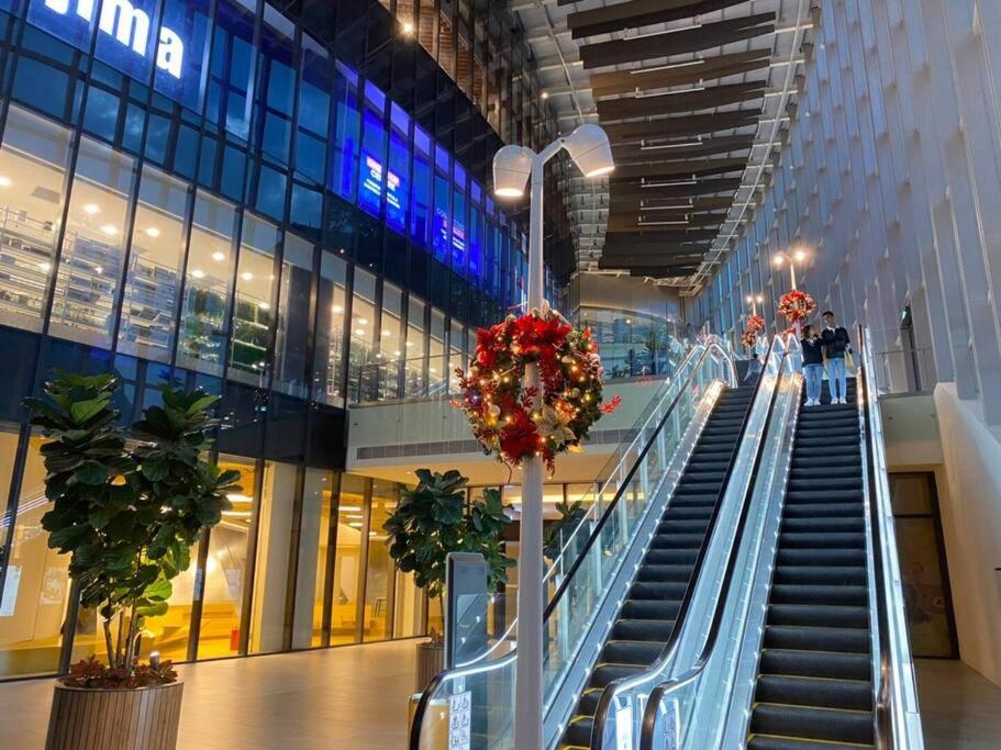 1BR condo with Amazing KLCC View & Infinity Pool at Lalaport Bukit Bintang