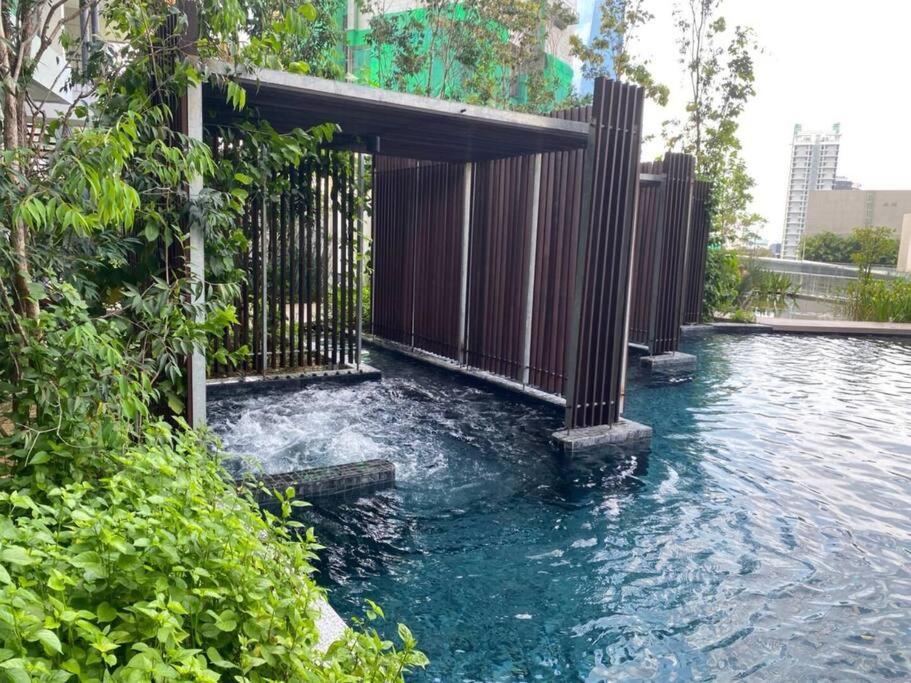 1BR condo with Amazing KLCC View & Infinity Pool at Lalaport Bukit Bintang