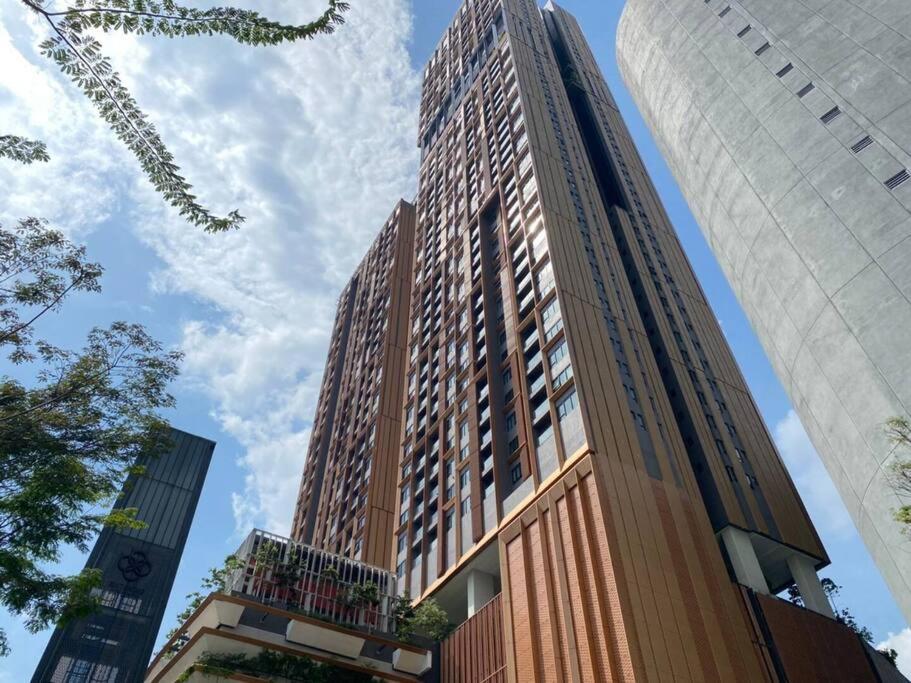 1BR condo with Amazing KLCC View & Infinity Pool at Lalaport Bukit Bintang