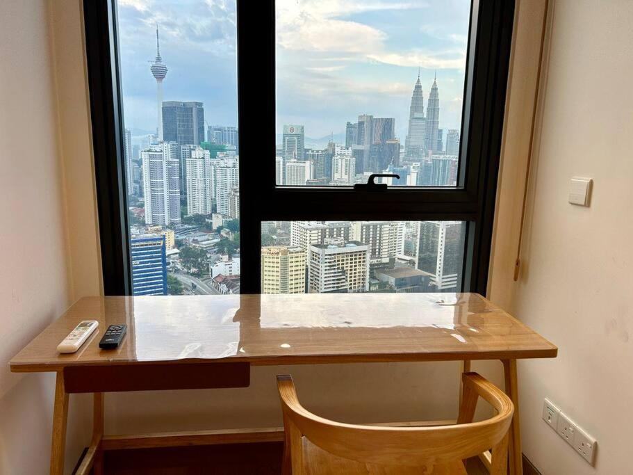 1BR condo with Amazing KLCC View & Infinity Pool at Lalaport Bukit Bintang