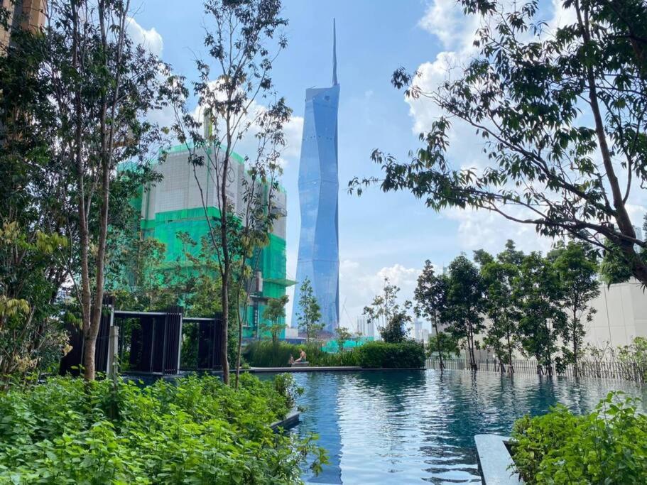 1BR condo with Amazing KLCC View & Infinity Pool at Lalaport Bukit Bintang