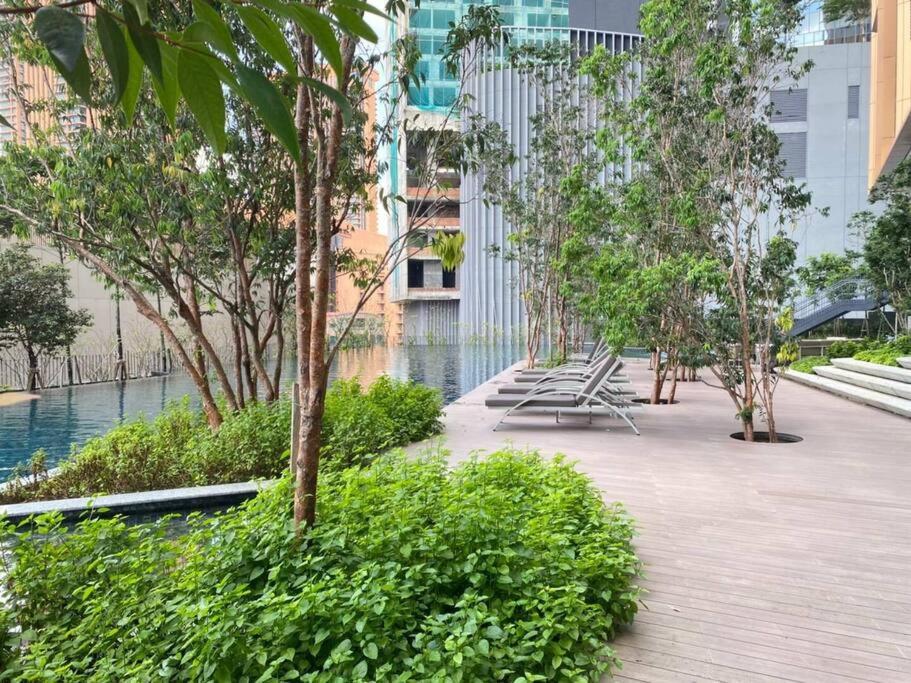 1BR condo with Amazing KLCC View & Infinity Pool at Lalaport Bukit Bintang