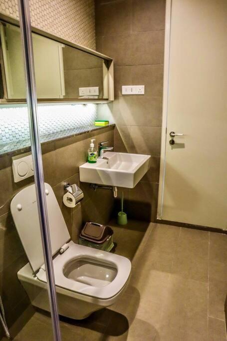 1BR condo with Amazing KLCC View & Infinity Pool at Lalaport Bukit Bintang