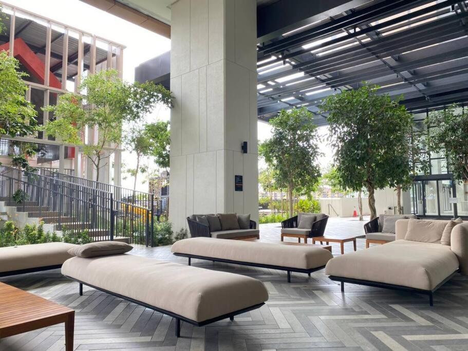 1BR condo with Amazing KLCC View & Infinity Pool at Lalaport Bukit Bintang