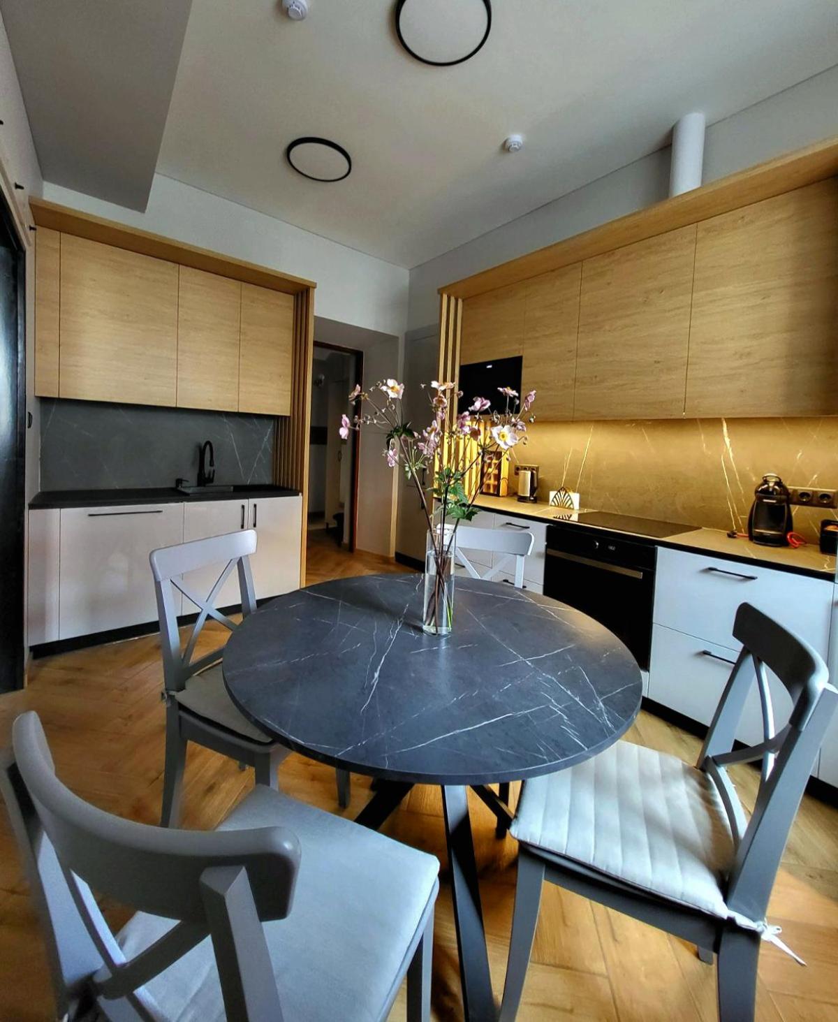 Cosy and authentic apartment in Vilnius Old Town view 2