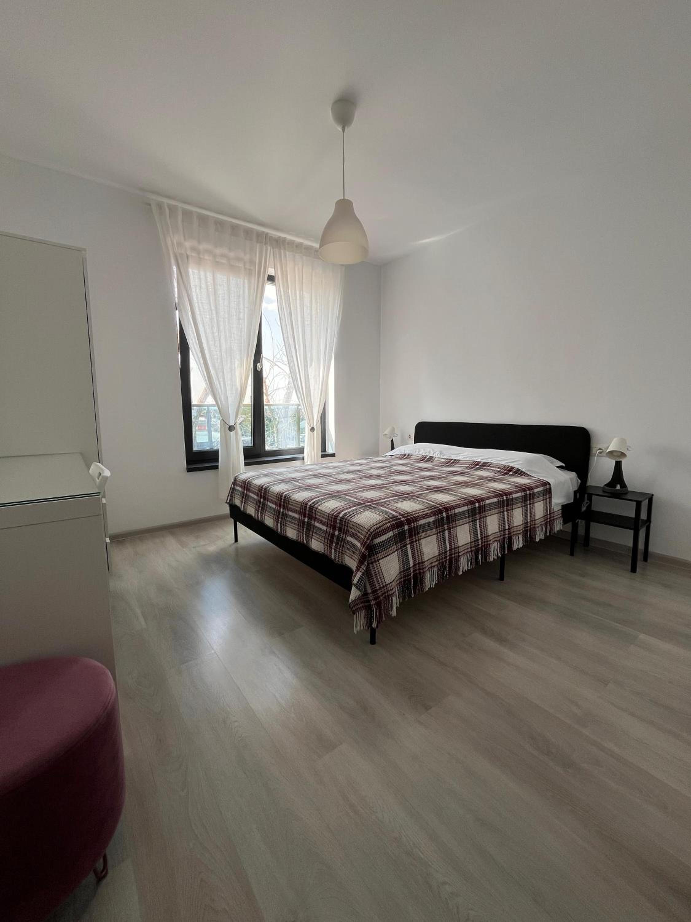 Sunset Apartment Otopeni view 3