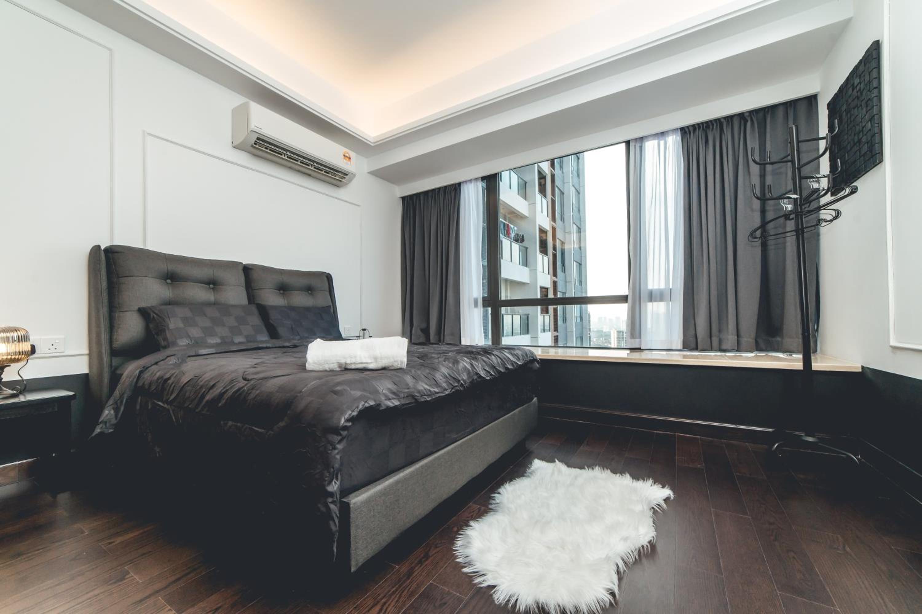 R&F Ebon Elegance 1BR Studio 5mins CIQ by Our Stay