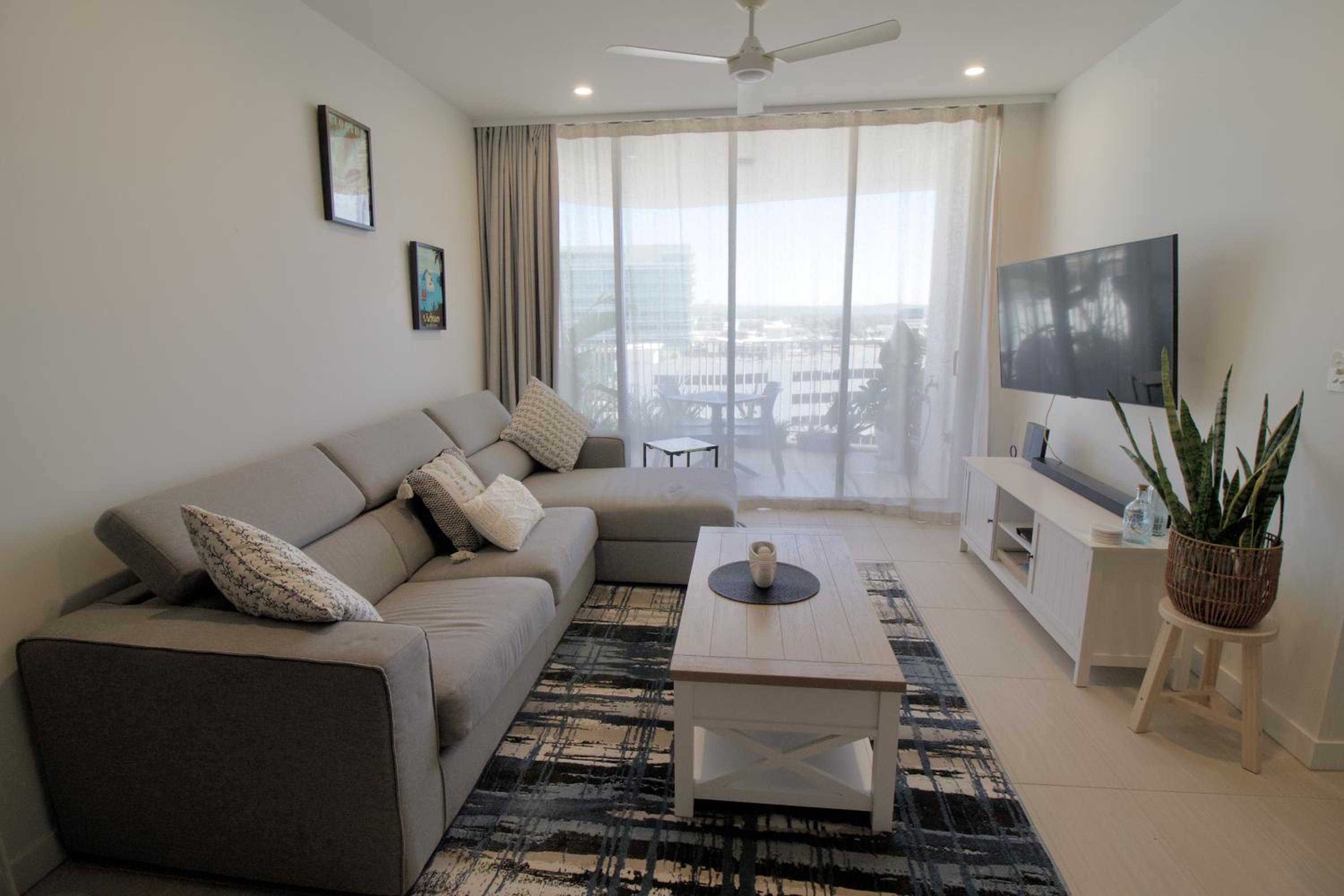 THE COSMOPOLITAN COTTON TREE UNIT 20802 Maroochy City Light